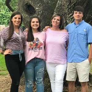 Meet your Posher, Rebecca